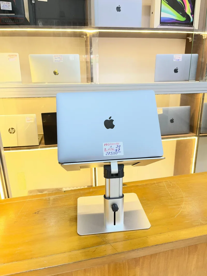 💻✨ MacBook Pro 13" (2020) ✨💻 ( Q )