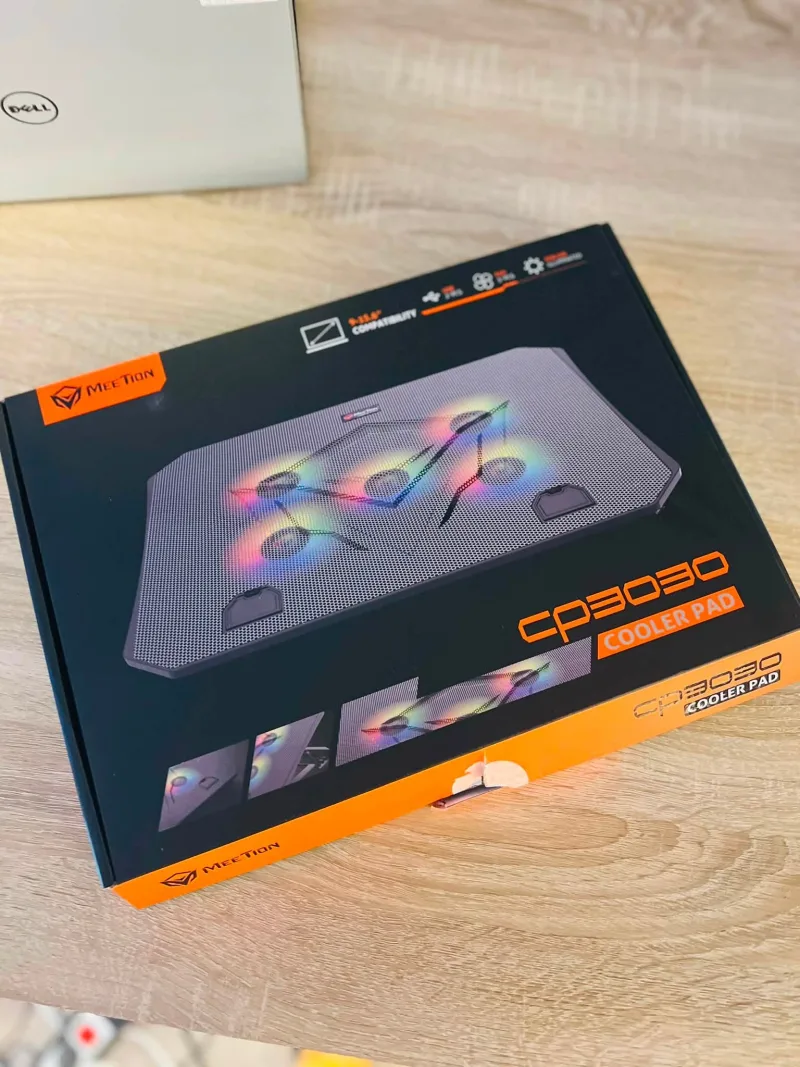 GARDEZ VOTRE ORDINATEUR AU FRAIS, MÊME EN PLEINE PERFORMANCE AVEC 5 Ventilateurs ! 🎮💻 Vous utilisez un PC Gamer, un ordinateur de montage vidéo ou une machine puissante ? Offrez-lui un refroidissement